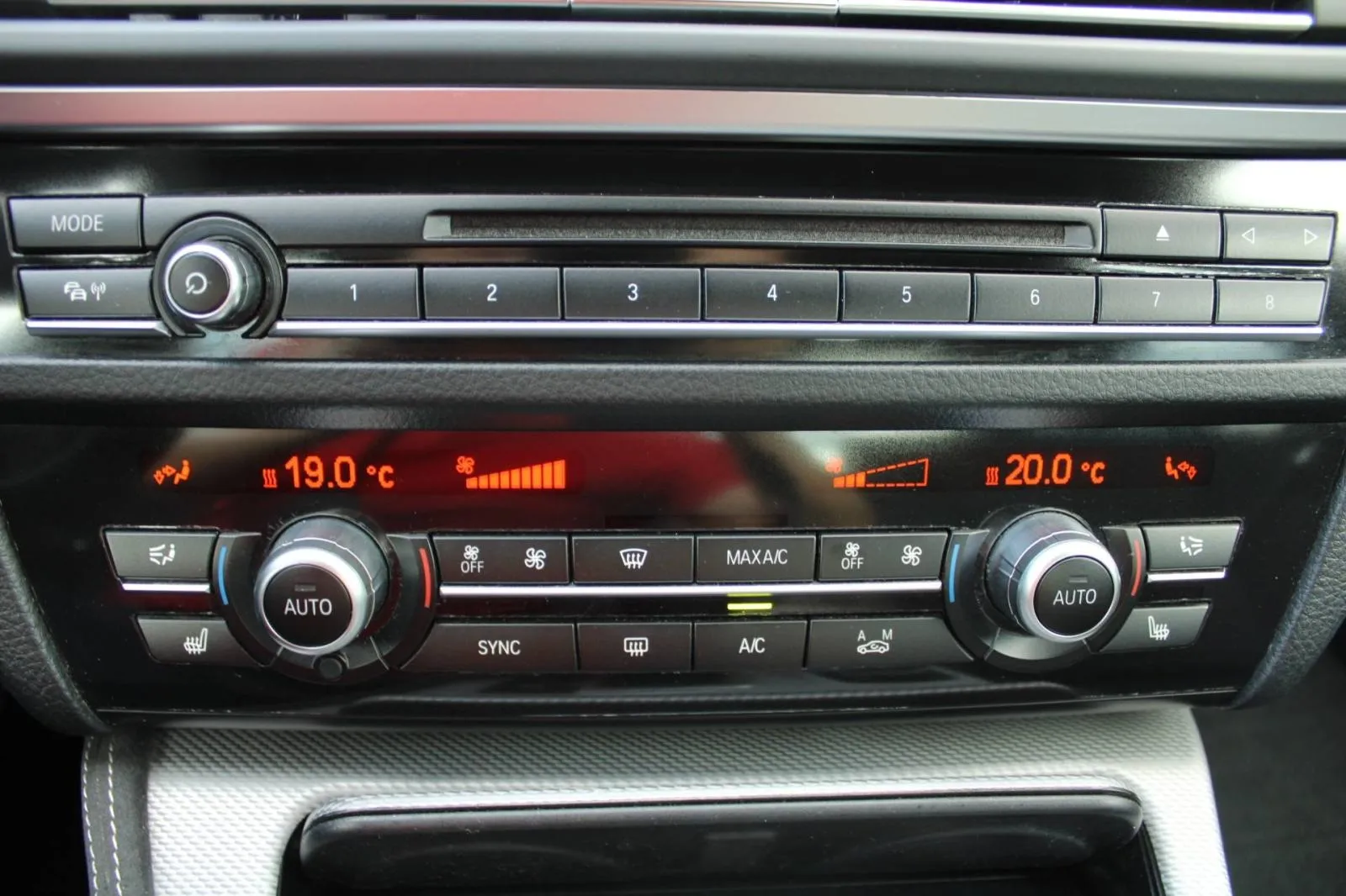 bmw serija 5 520d automatik m-paket *navigacija* - slika 15