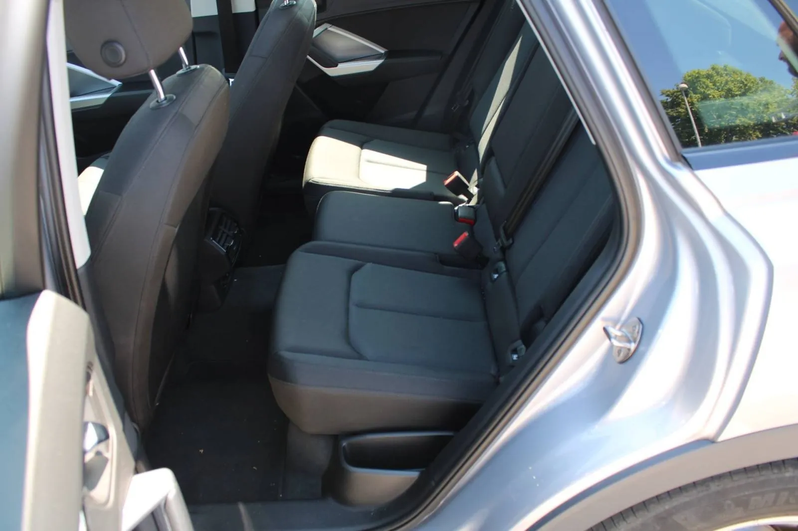 audi q3 35 tfsi automatik *panorama, led, navigacija, kamera* - slika 10
