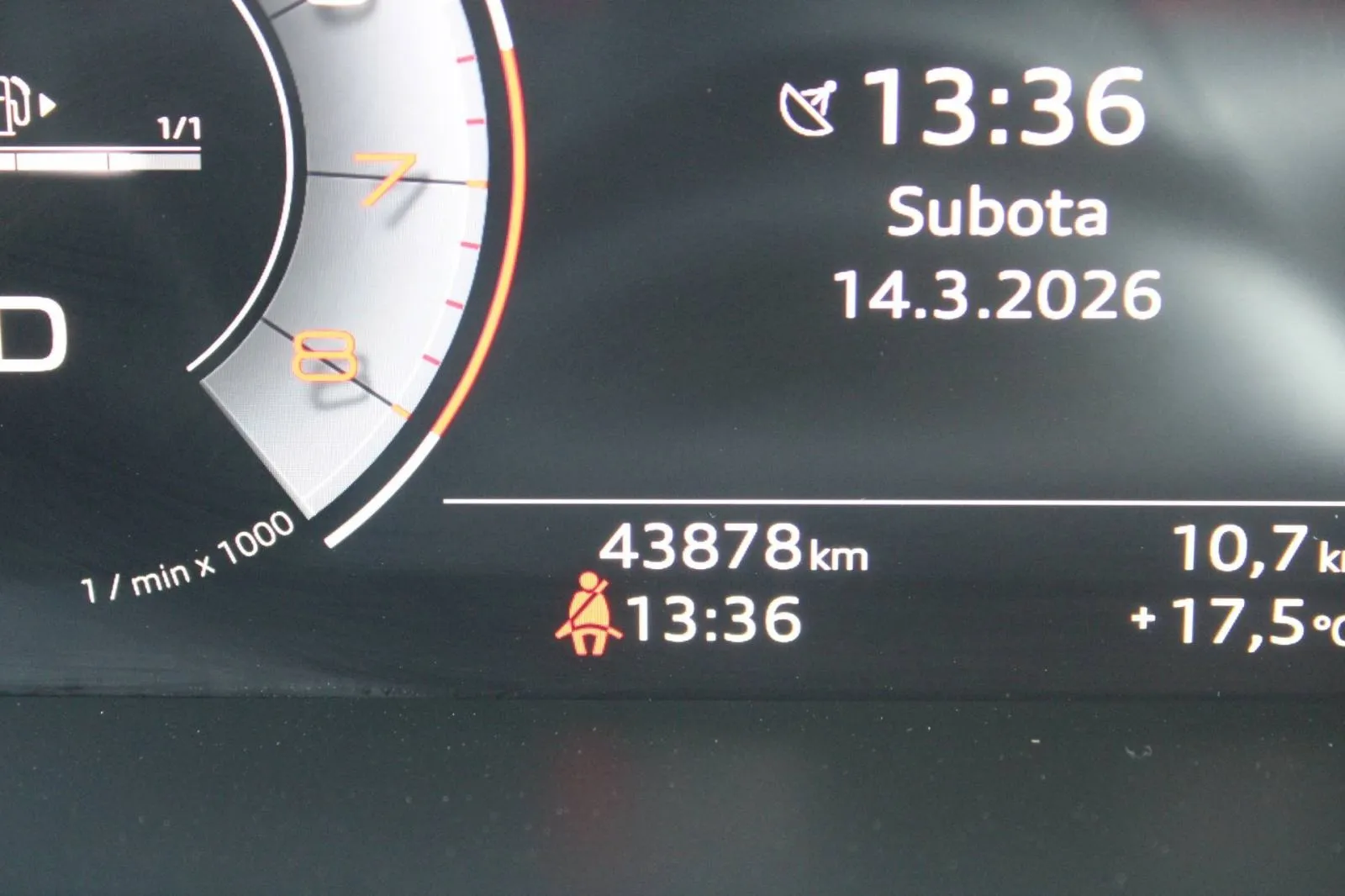 audi a3 35 tfsi s-tronic s-line *panorama, led, navigacija* - slika 15