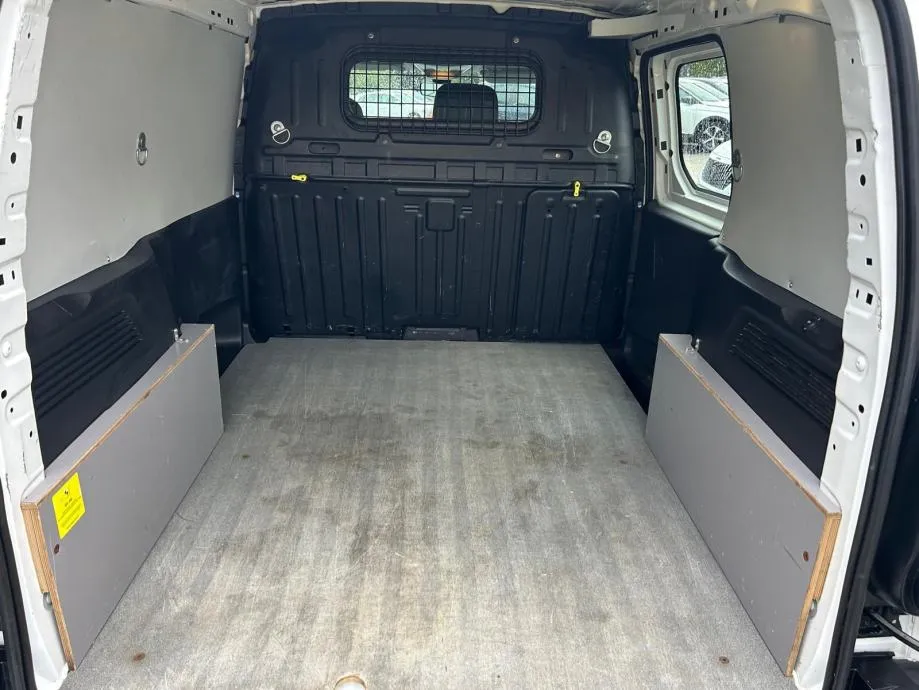 citroen berlingo 1.5 hdi - n1 - 2020 - 150000km - servisna - tempomat - slika 8