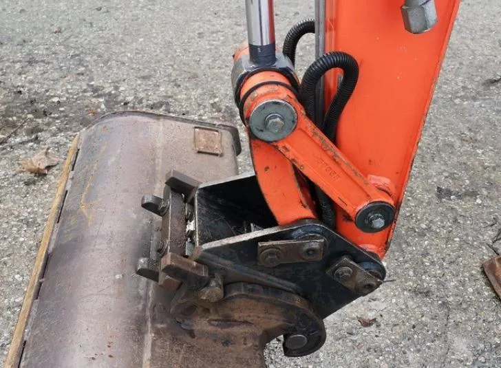 ***akcija*** kubota kx61-3 mini bager 2,6 t - 25.000,00 € - slika 3