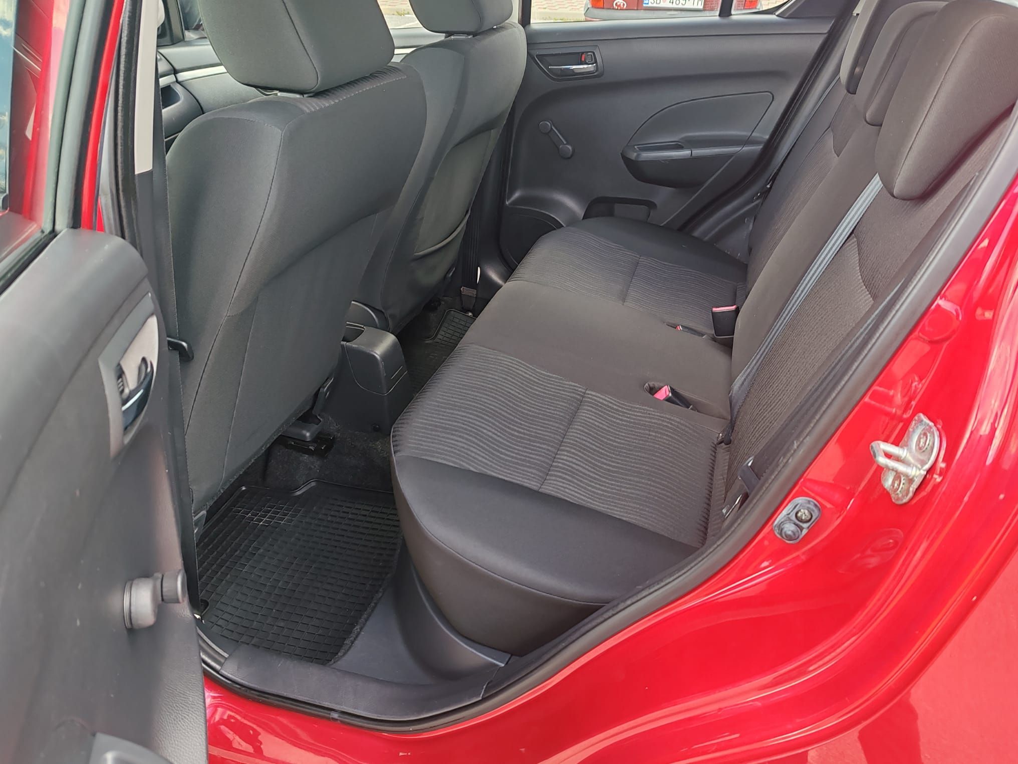 suzuki swift 1.3 ddis , 150000km , 2011 g. - slika 10
