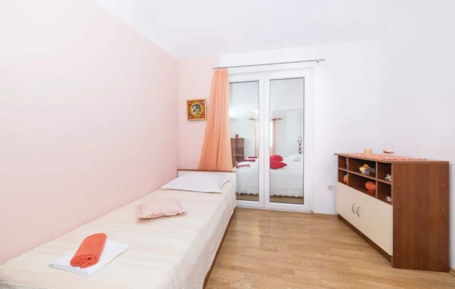 kuća s bazenom kaštel lukšić, 260.00 m2 (prodaja) - slika 13