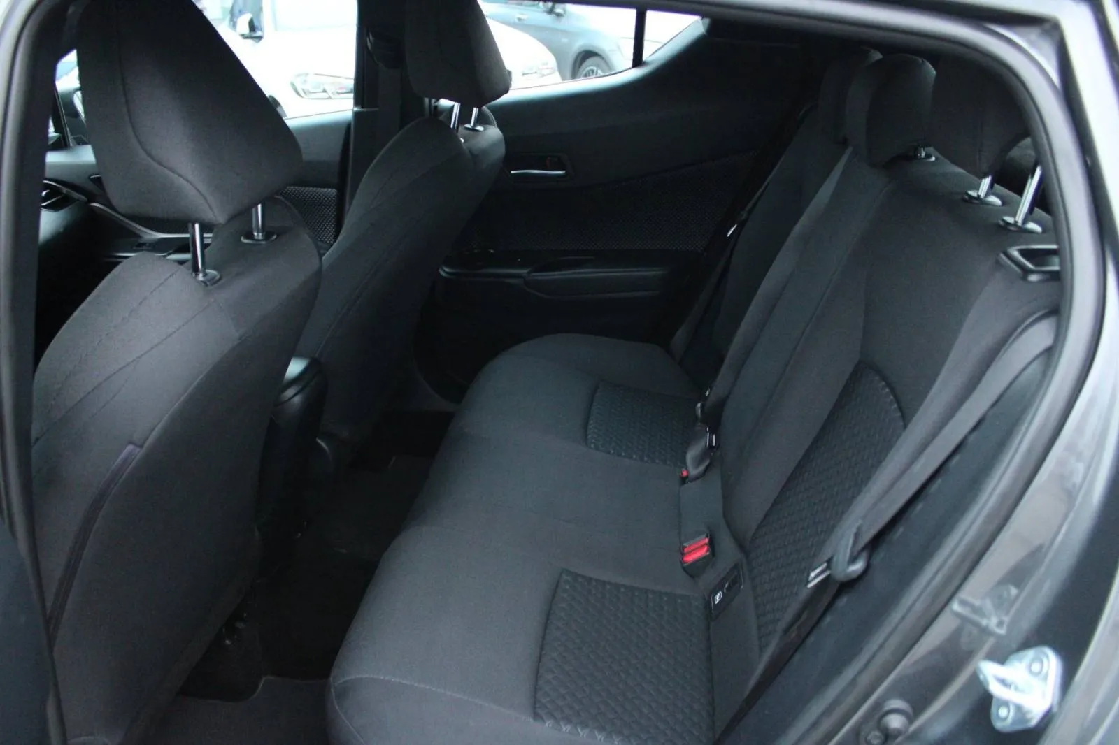 toyota c-hr 1.8 hybrid automatik *led, navigacija, kamera* - slika 17