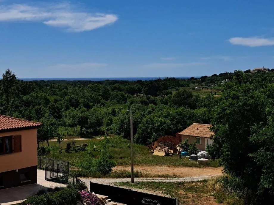 Poreč Okolica-Građevinsko Zemljište Sa Započetom Gradnjom Na Prodaji