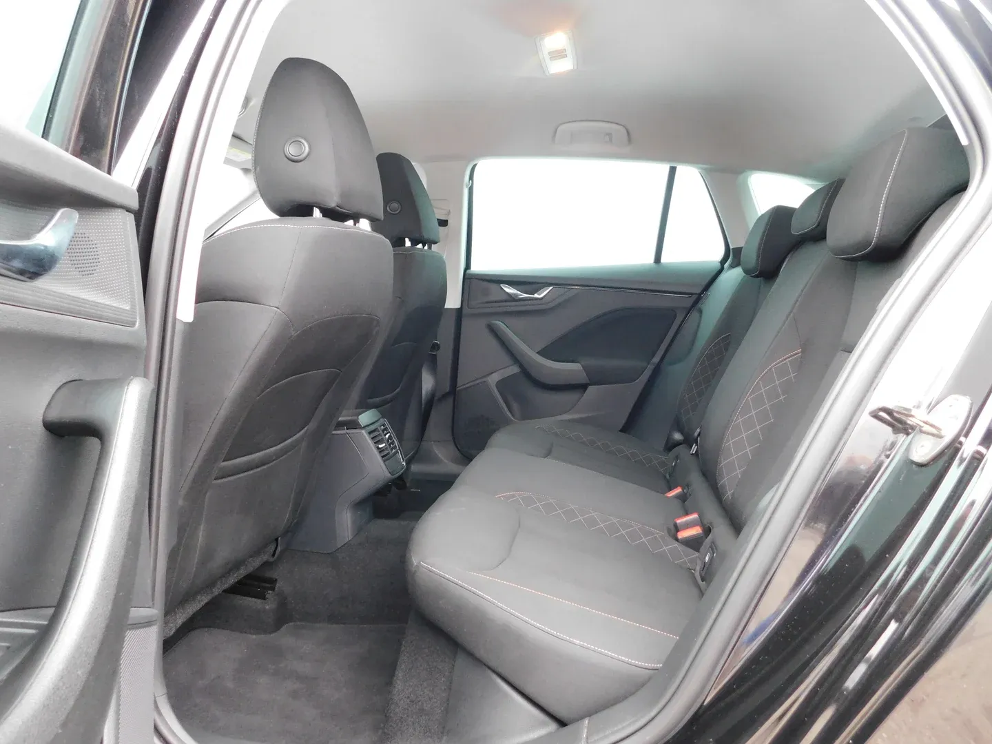 08210 škoda scala business 1.0 tsi - slika 10