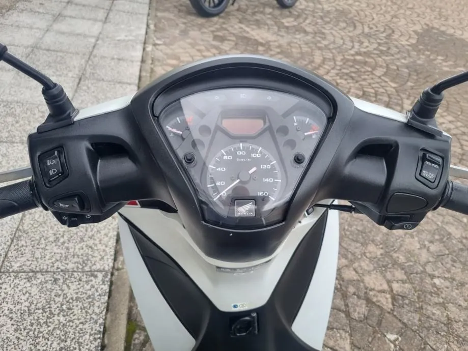 honda sh 150i abs, a2 kategorija, s garancijom, 2017 god. - slika 7
