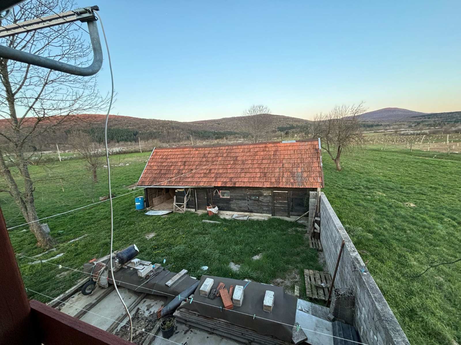 kuća + 11.000 m2 zemljišta - slika 11