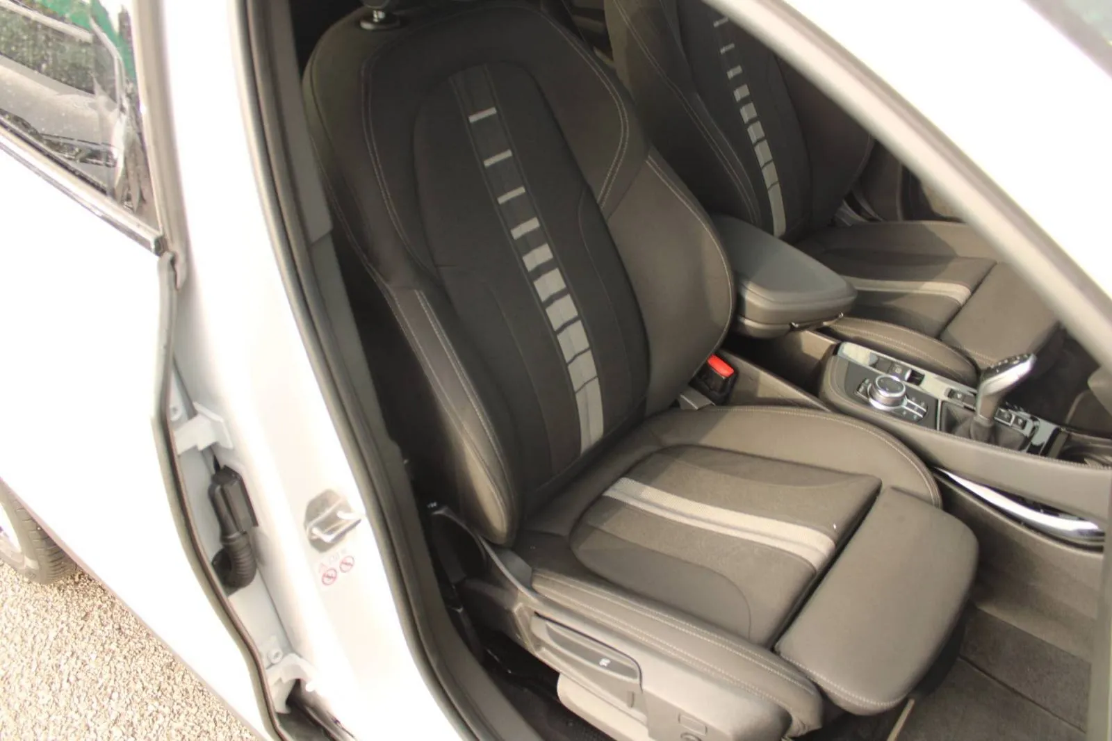 bmw x2 20d xdrive automatik *panorama, led, head-up, navigacija* - slika 19