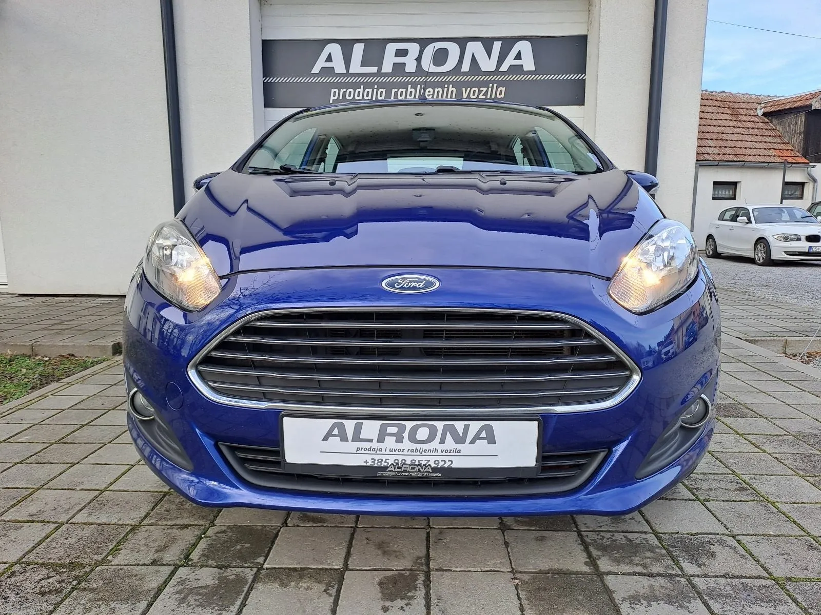 ford fiesta 1.5 tdci*jamstvo* navi,novi zupčasti+servis,zimski kotači - slika 2