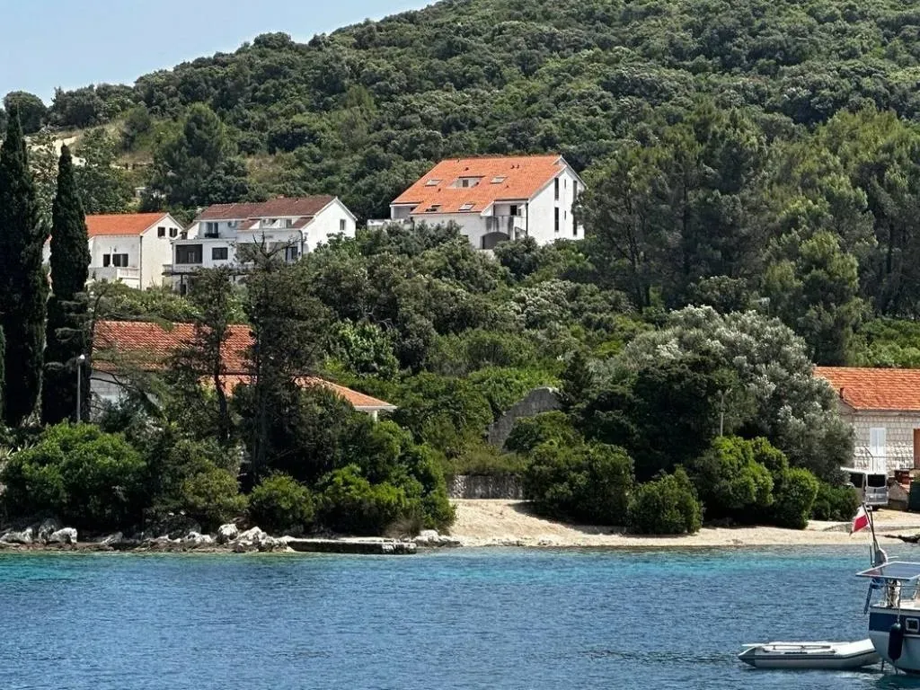 stan na prodaju - korčula - slika 22