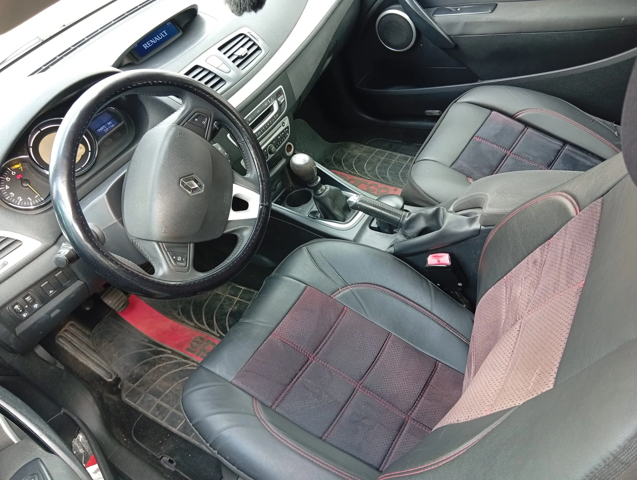 prodaje se ili mijenja renault megan 1.4 turbo benzinac.reg. 04.04.27. - slika 19