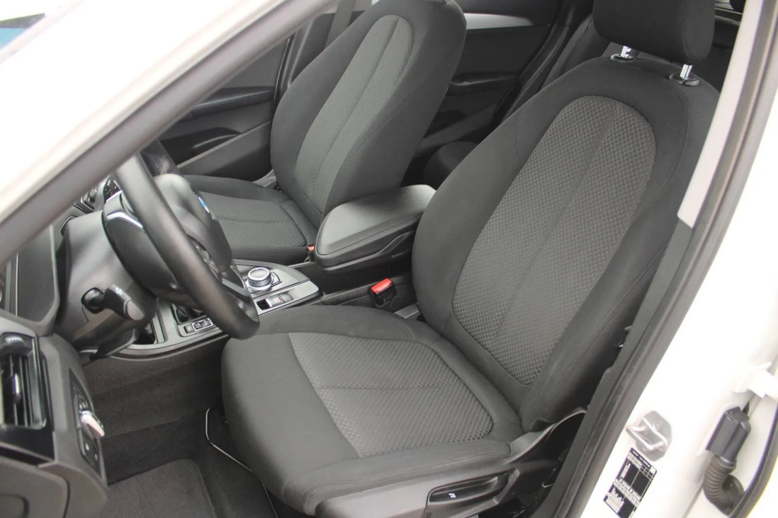 bmw x1 18d *led, navigacija* - slika 17