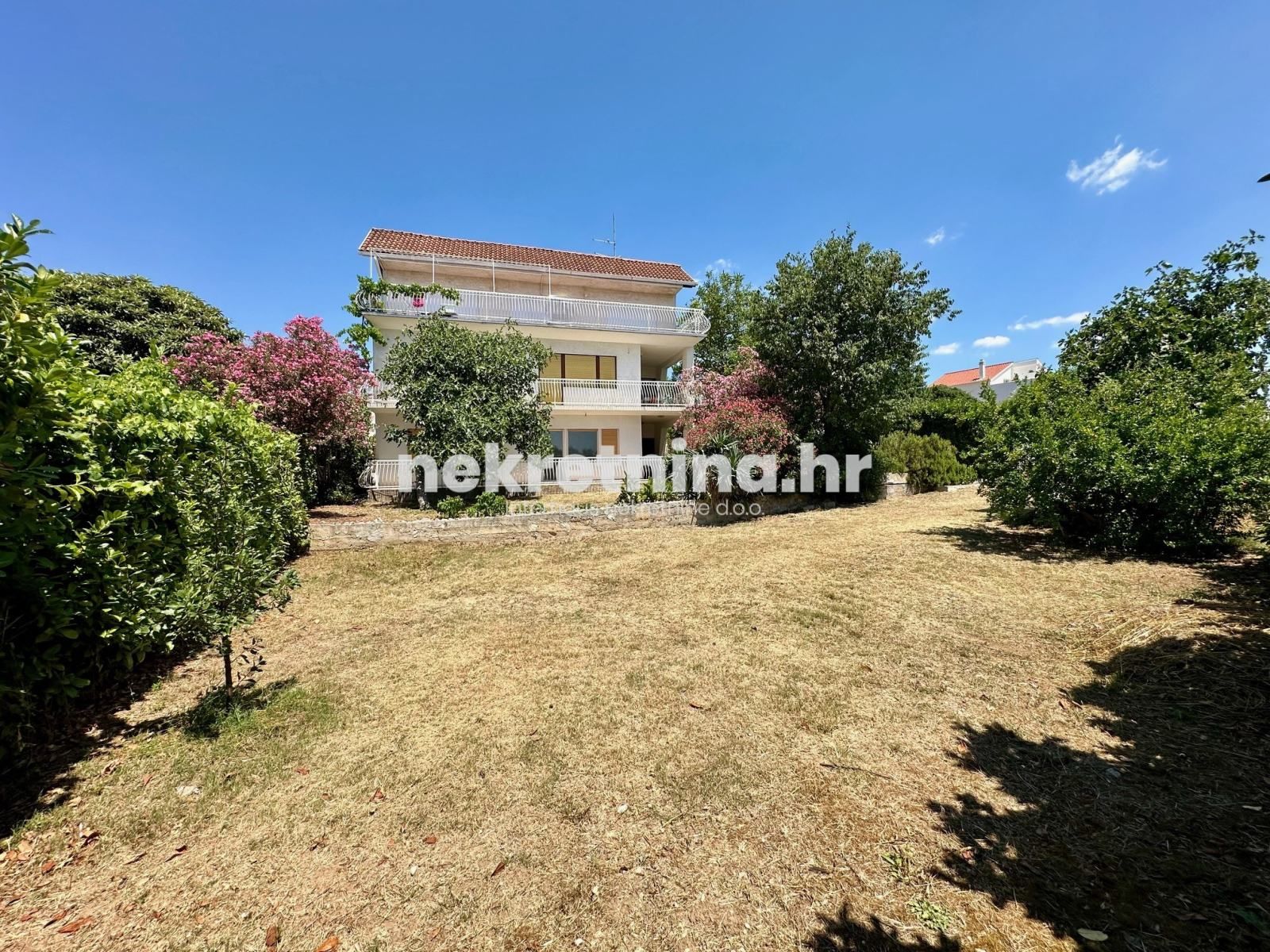 Prodaja - Kuća: Sveti Filip i Jakov, 330.00 m2 (prodaja)