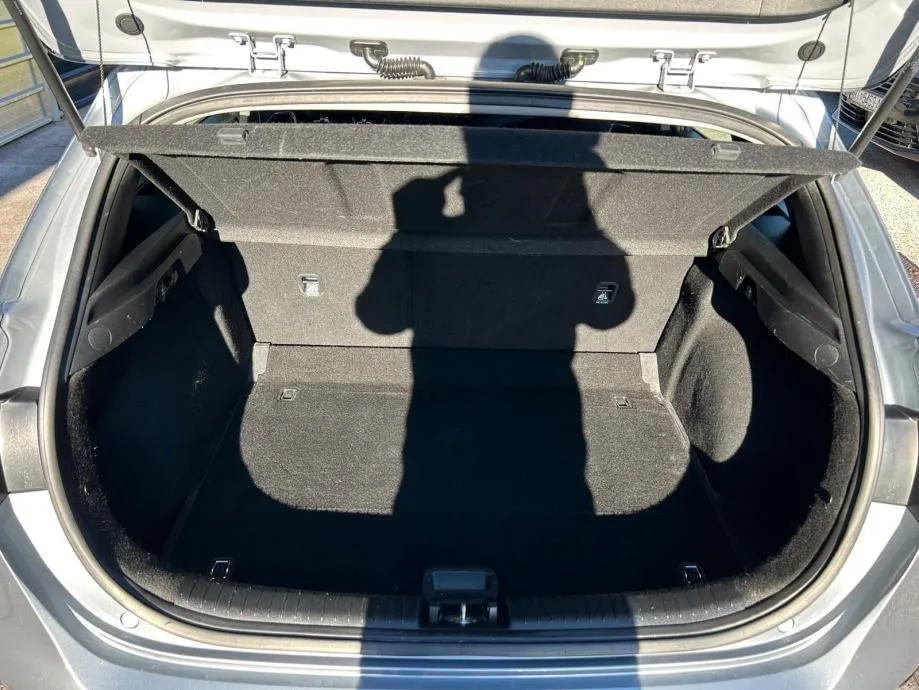 kia ceed 1.6 crdi - 2023 - servisna - navi - garancija - reg.1.god. !! - slika 8