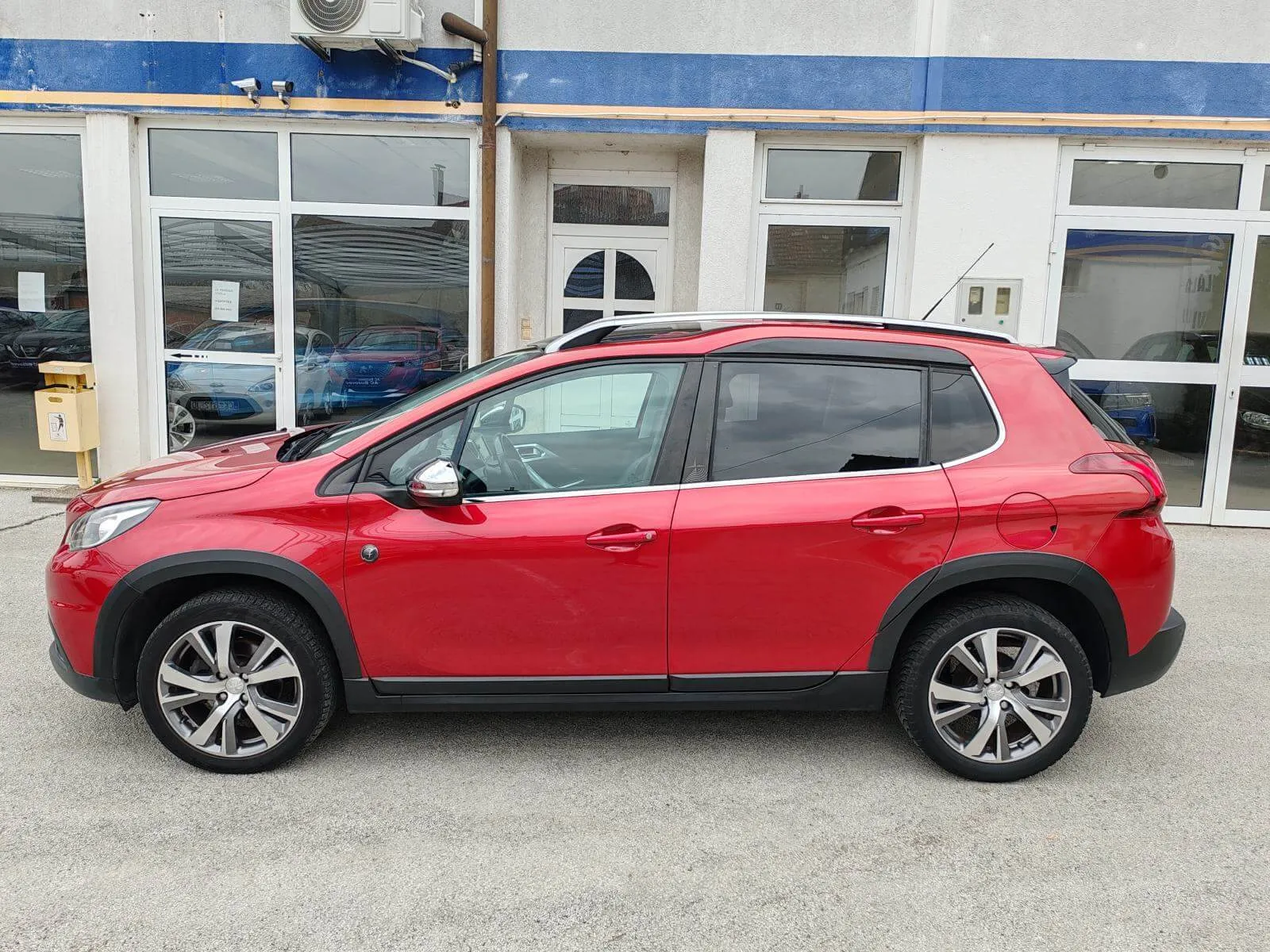 peugeot 2008 1,2 puretech - slika 2