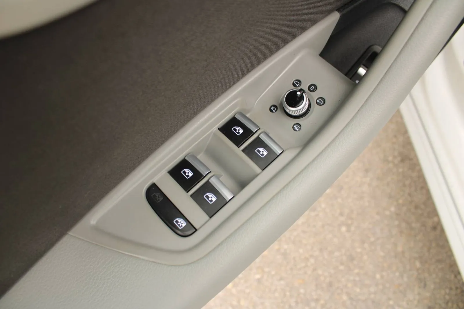 audi a4 40 tdi automatik *virtual, led, navigacija* - slika 14