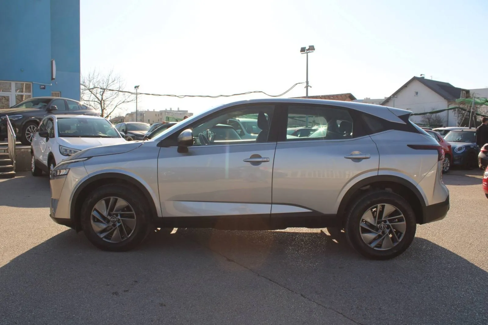 nissan qashqai 1.3 mhev automatik *led, kamera* - slika 8
