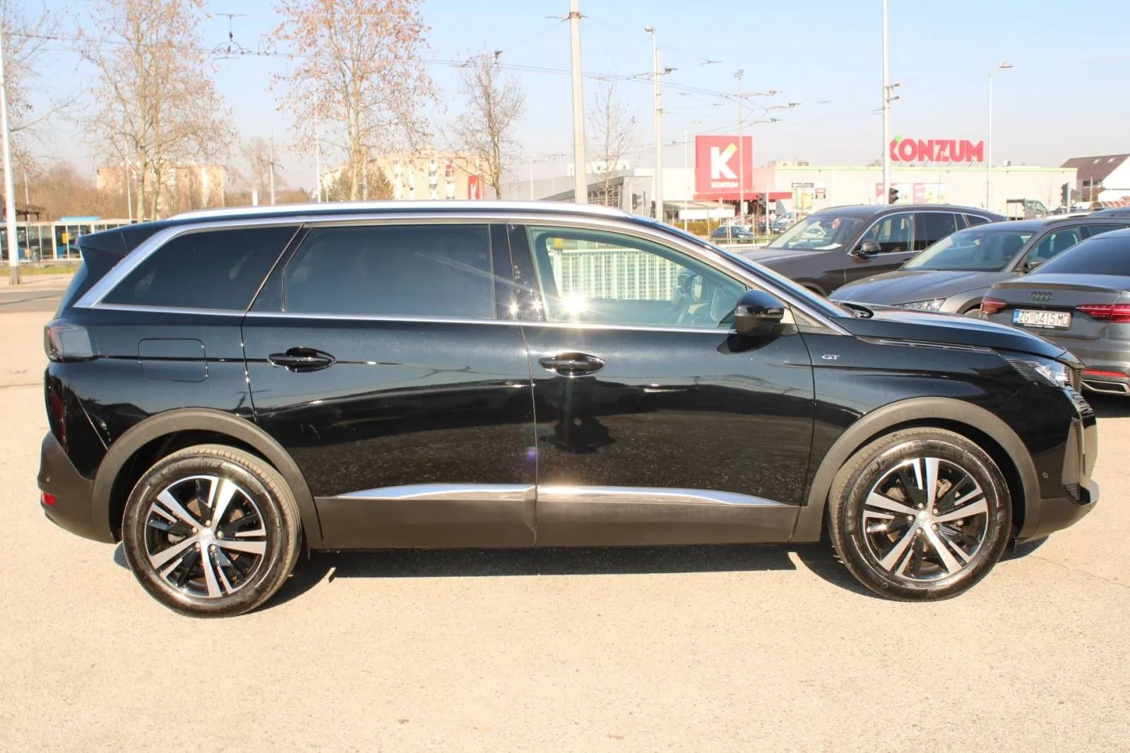 peugeot 5008 1.2 puretech gt line automatik 7 sjedala - slika 4