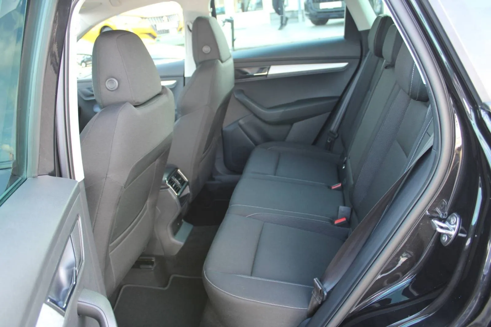 škoda karoq 2.0 tdi dsg *led, navigacija, kamera* - slika 12