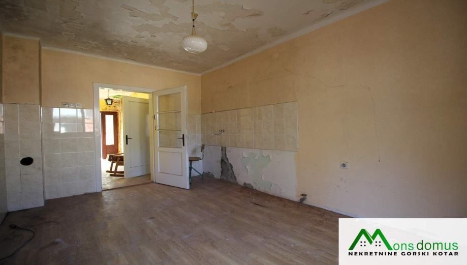 kuća za nas i dva apartmana za najam (prodaja) - slika 6