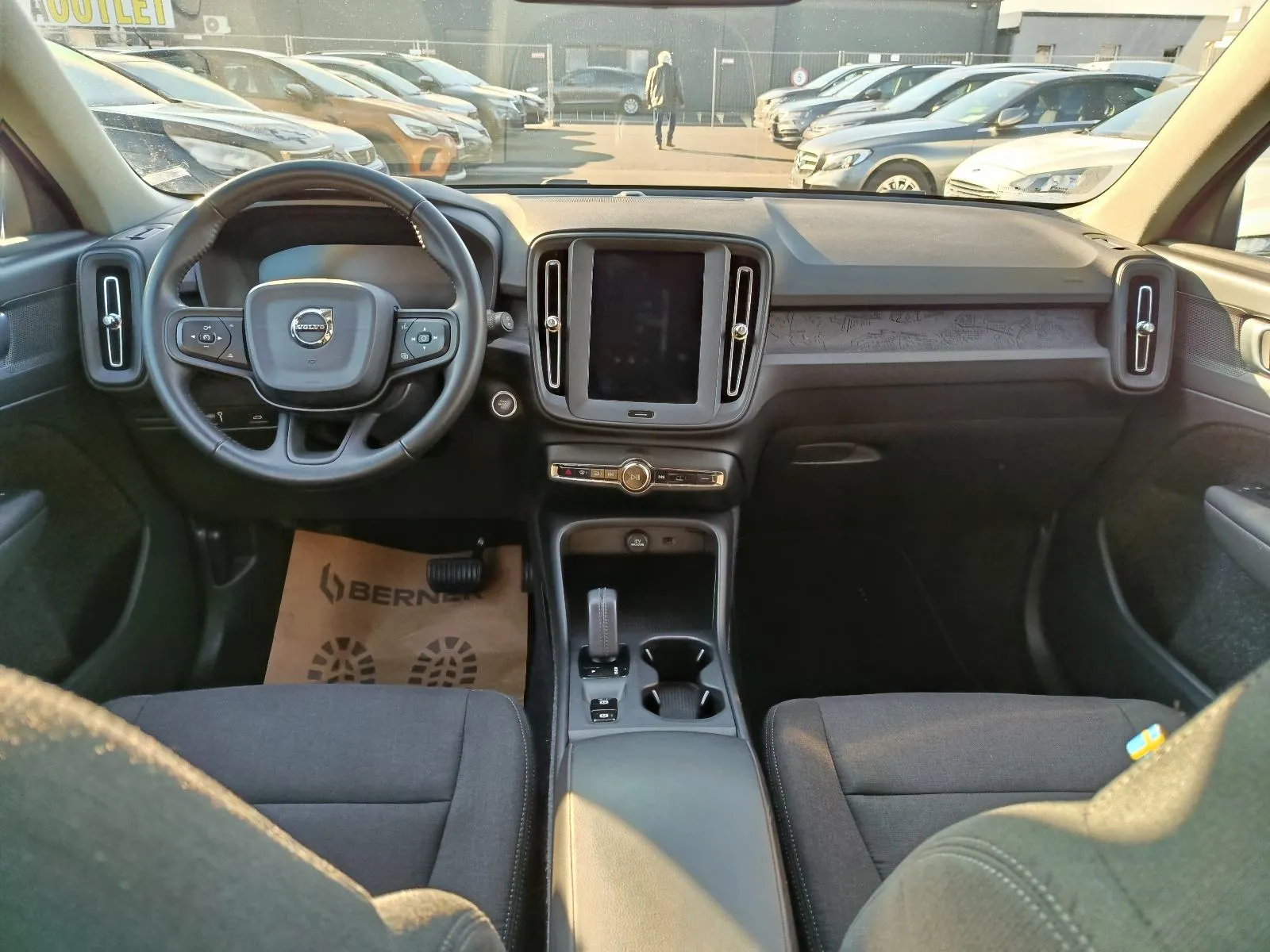 volvo xc40 d3 ,jamstvo do 2 godine,vozilo u sustavu pdv-a - slika 7