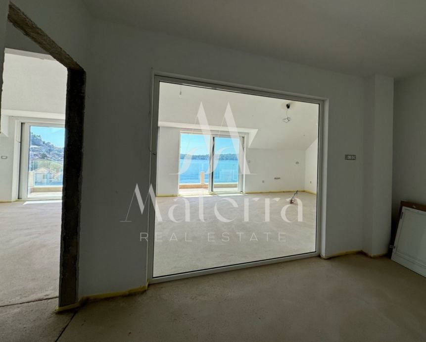 luksuzni stan, 138m2 sa galerijom i pogledom na grad i more - slika 5