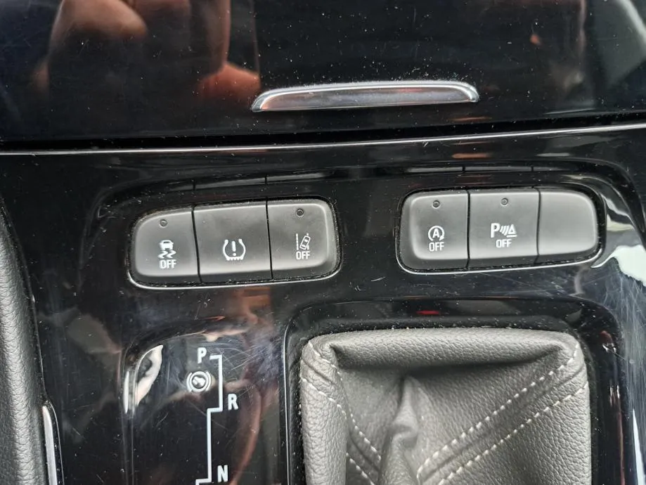 opel grandland x 1,5 cdti 130 elegance at8 - slika 16