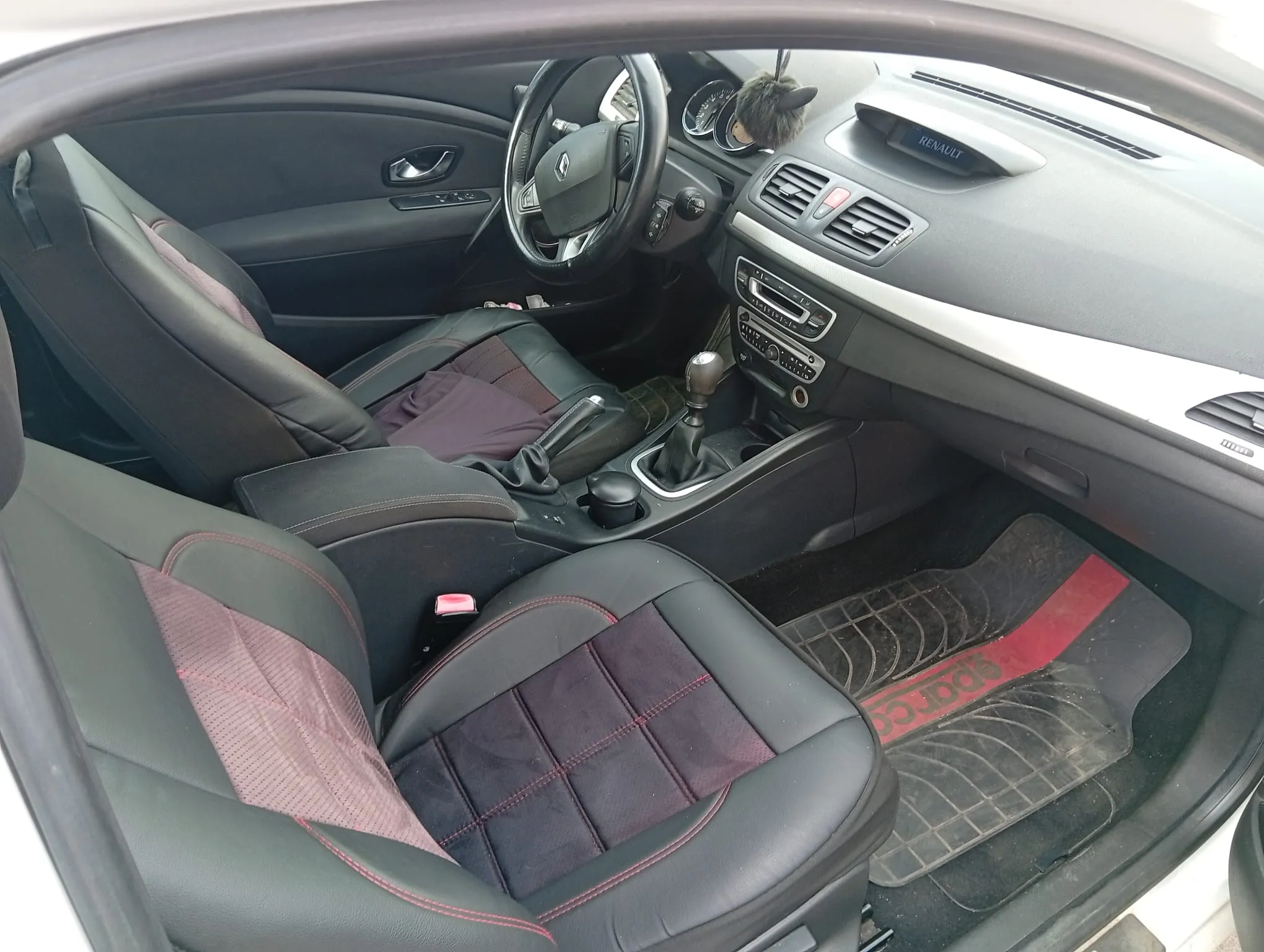 prodaje se ili mijenja renault megan 1.4 turbo benzinac.reg. 04.04.27. - slika 20