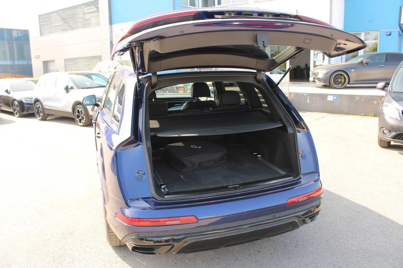 audi q7 60 tfsie quattro s-line *led, navigacija, kamera* reg 2/27 - slika 9