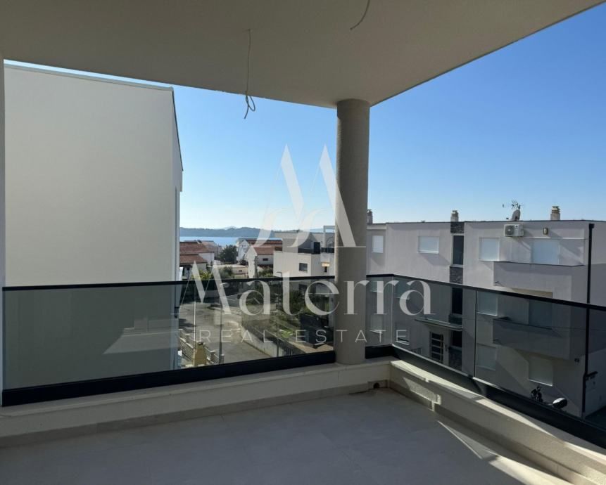 vodice, stan s7 - 81,50m2, terasa, 2. kat, 400m od plaže - slika 12