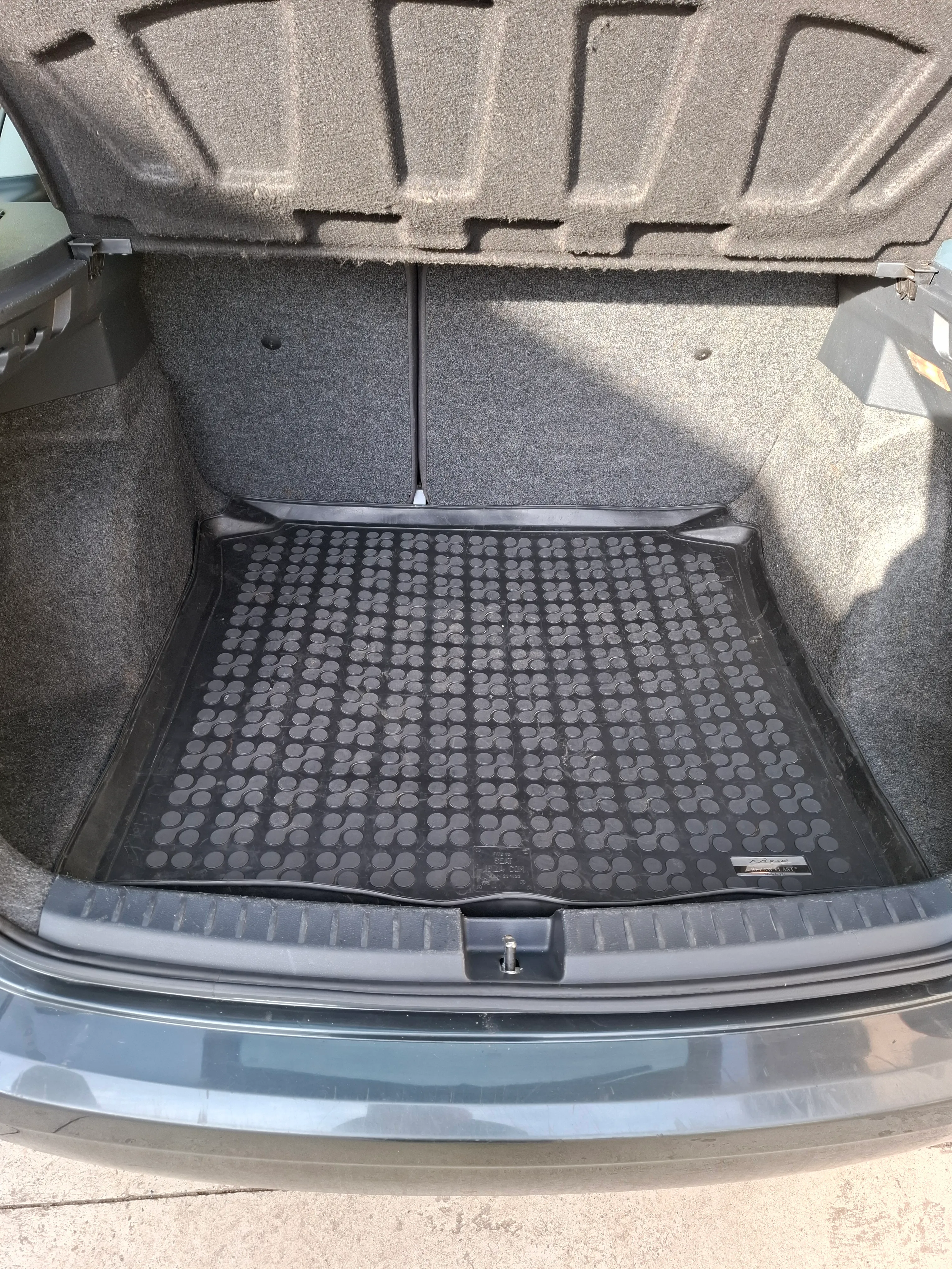 seat ibiza 2010g.1.2tdi,55kw.200000km - slika 9