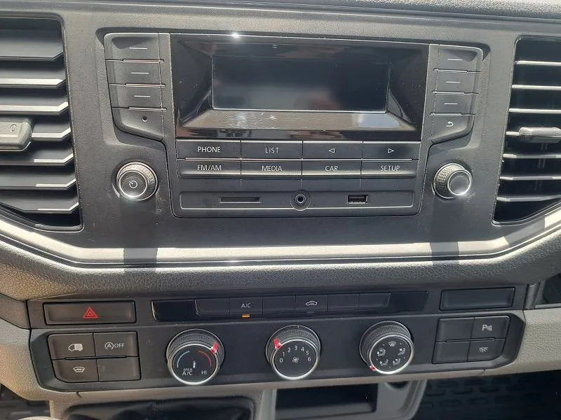 volkswagen crafter 2.0 tdi*140ks*klima*park.senzori*tempomat* - slika 17