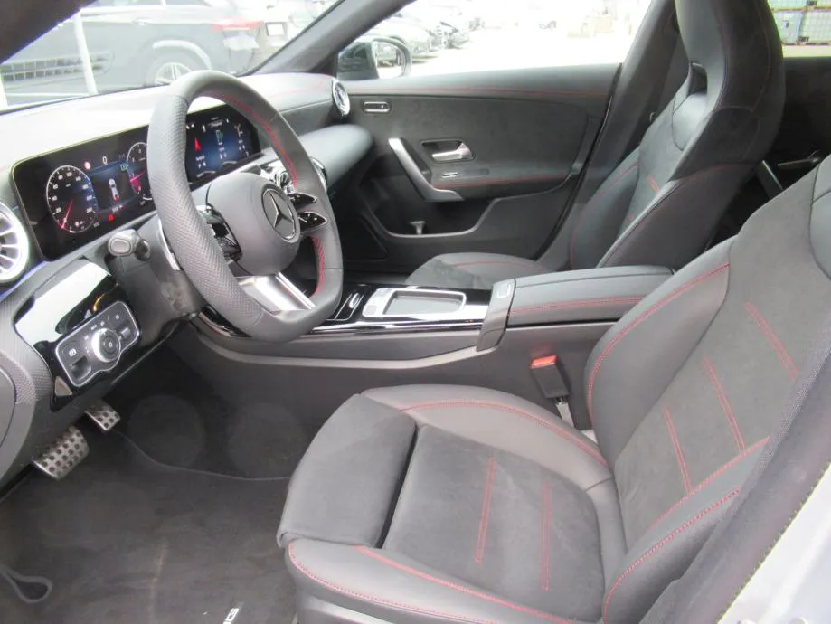 mercedes-benz cla 200 d amg/multibeam led/night paket/keyless-go - slika 16