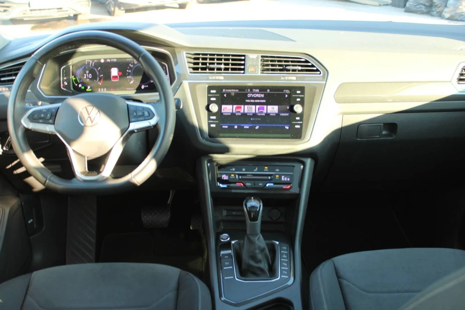 vw tiguan 1.4 tsi e hybrid 245ks dsg elegance *panorama, led, navigaci - slika 14