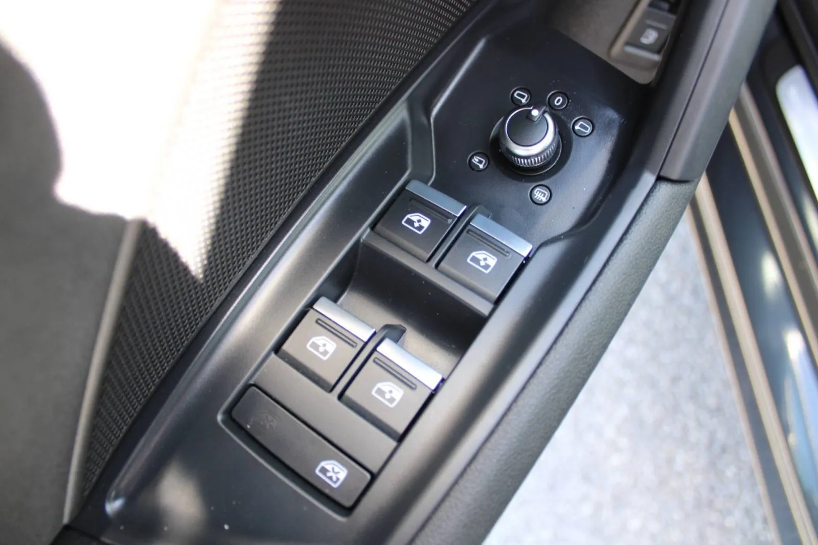 audi a3 40 tfsi e automatik *led, navigacija* - slika 18