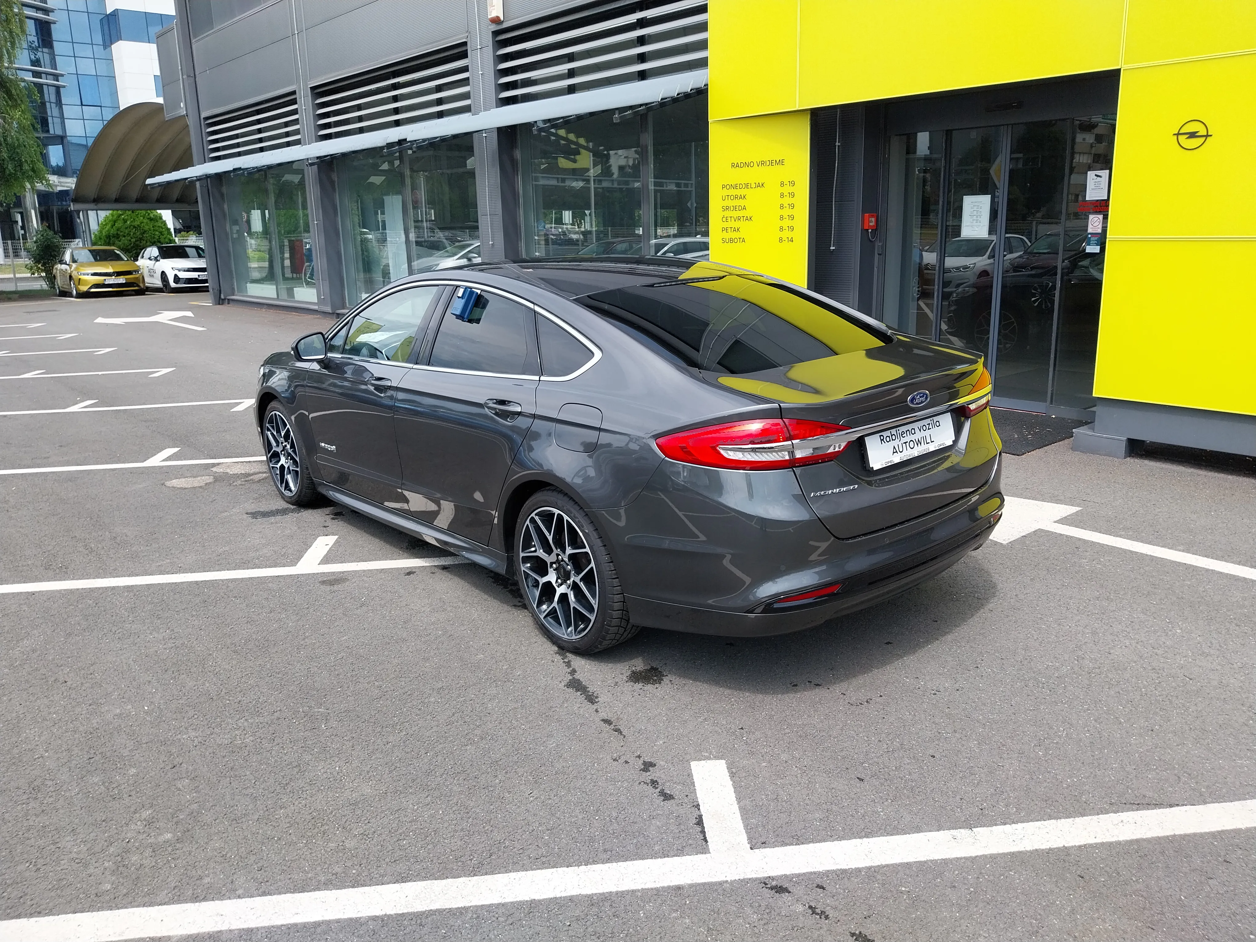 ford mondeo titanium hybrid - slika 6