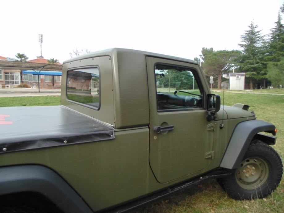 tvrdi krov za jeep j8/jk - slika 3
