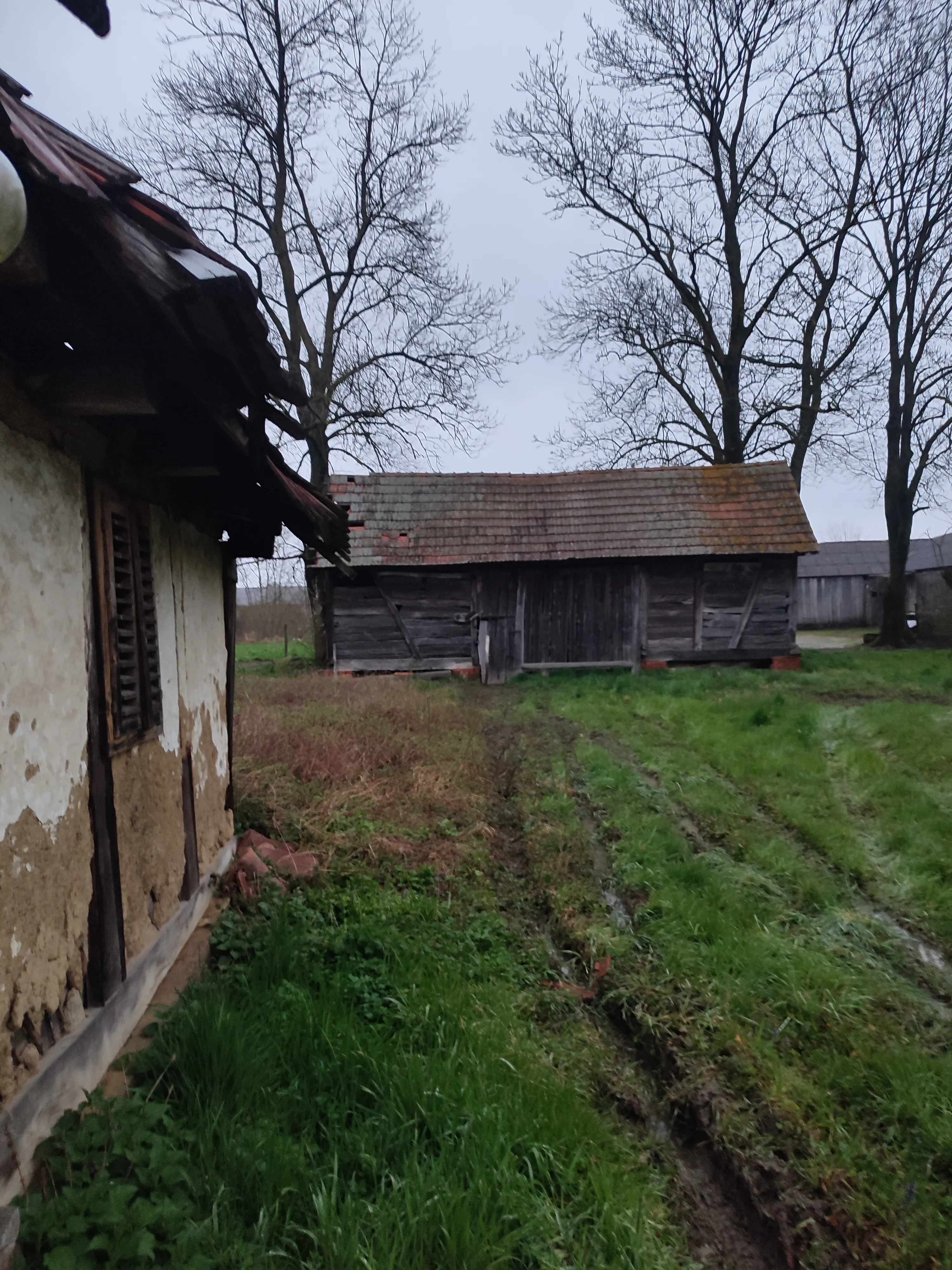 gradevinsko zemljiste 755m2 sa starom kucom - slika 11