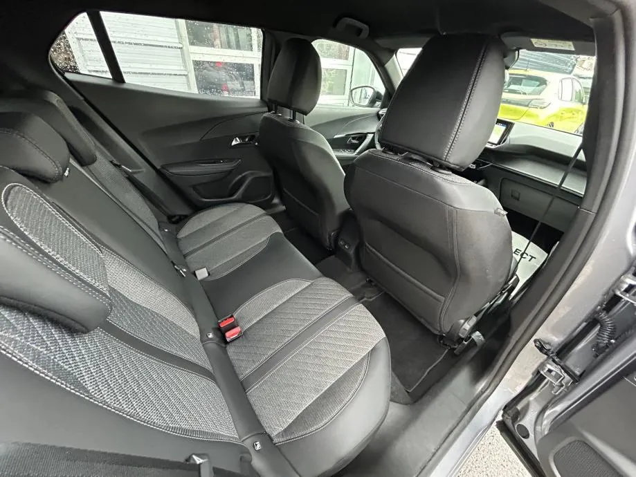 peugeot 2008 hybrid 136 - 2025 - 13.900km - rezerviran! - slika 11