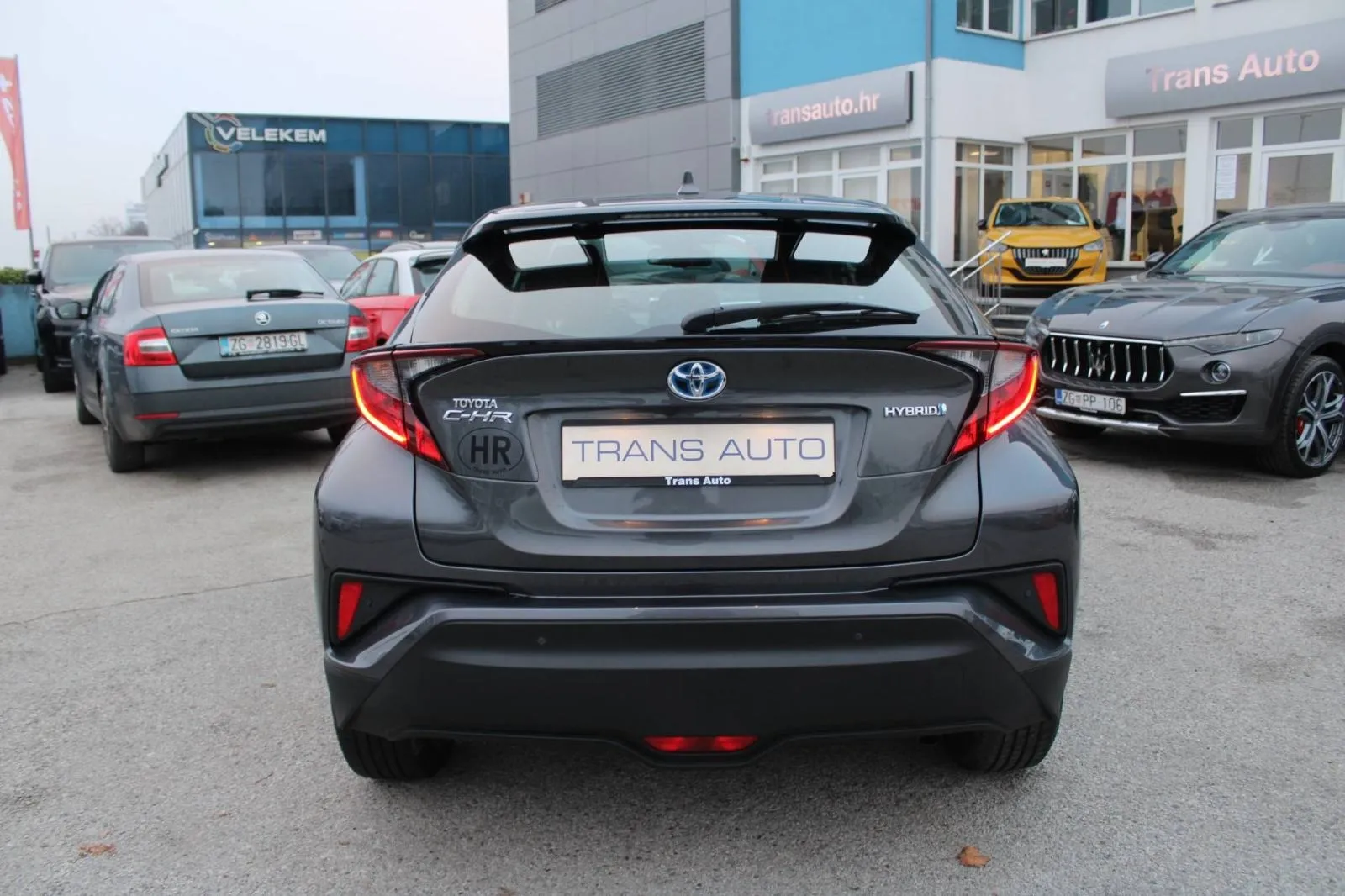 toyota c-hr 1.8 hybrid automatik *led, navigacija, kamera* - slika 6
