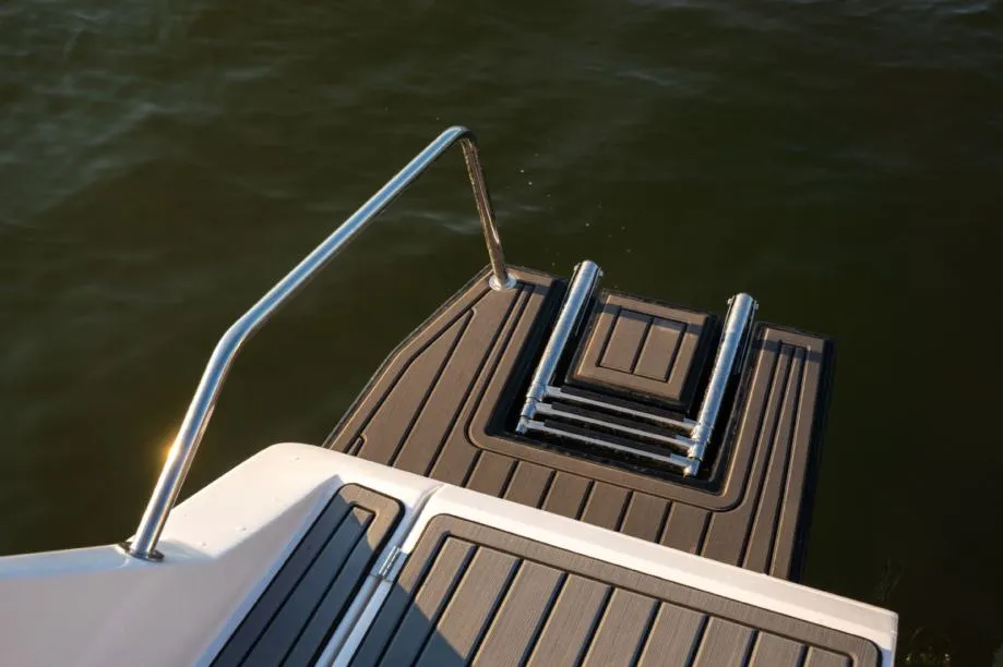 marion 722 pilothouse - slika 15