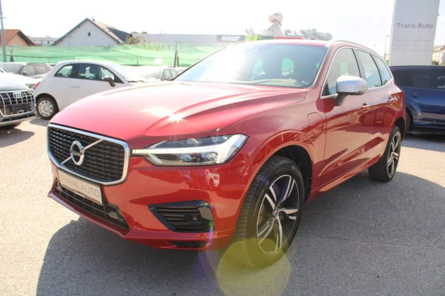 Volvo XC60 T8 Recharge AWD R-Design *PANORAMA, LED, NAVIGACIJA* - Zagreb