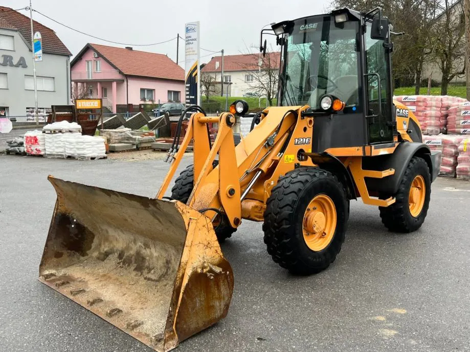 utovarivač case 121 e - slika 15