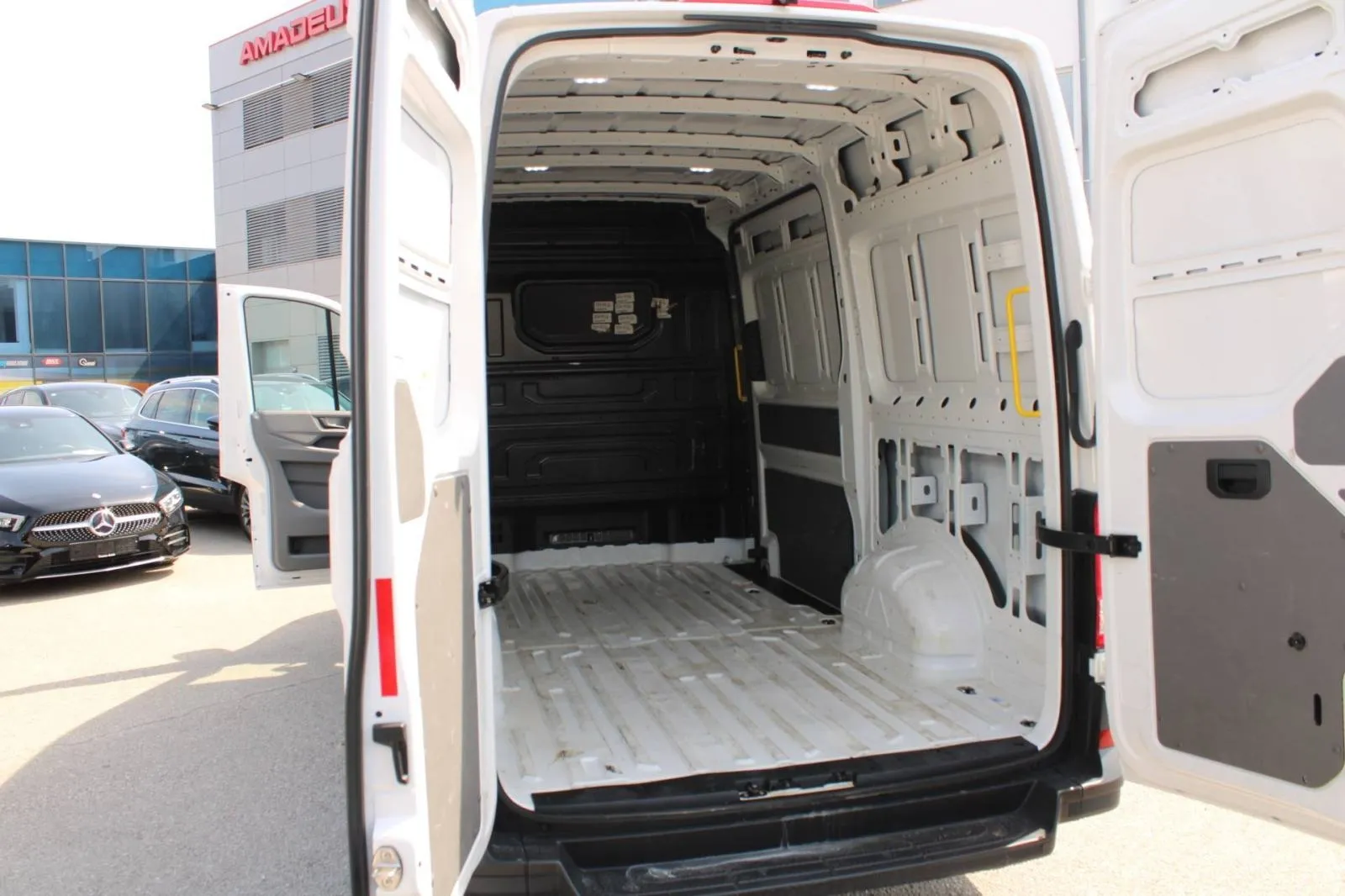 vw crafter 2.0 tdi l3h3 140ks, 2024 god. - slika 7