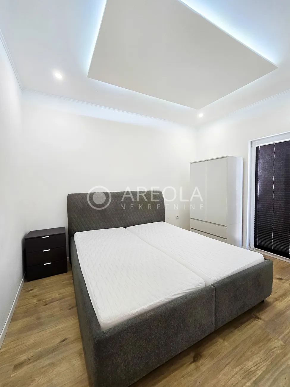 kaštel kambelovac - namješten trosoban stan - dugoročno! - slika 12