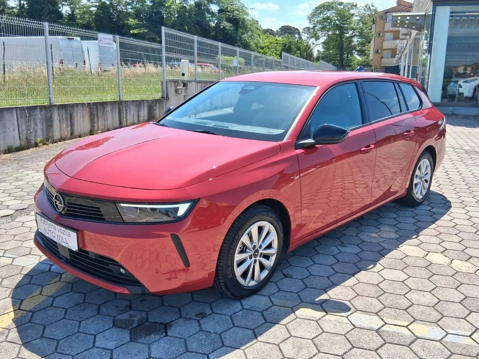 astra sports tourer edition f 1,2 xhl - slika 9