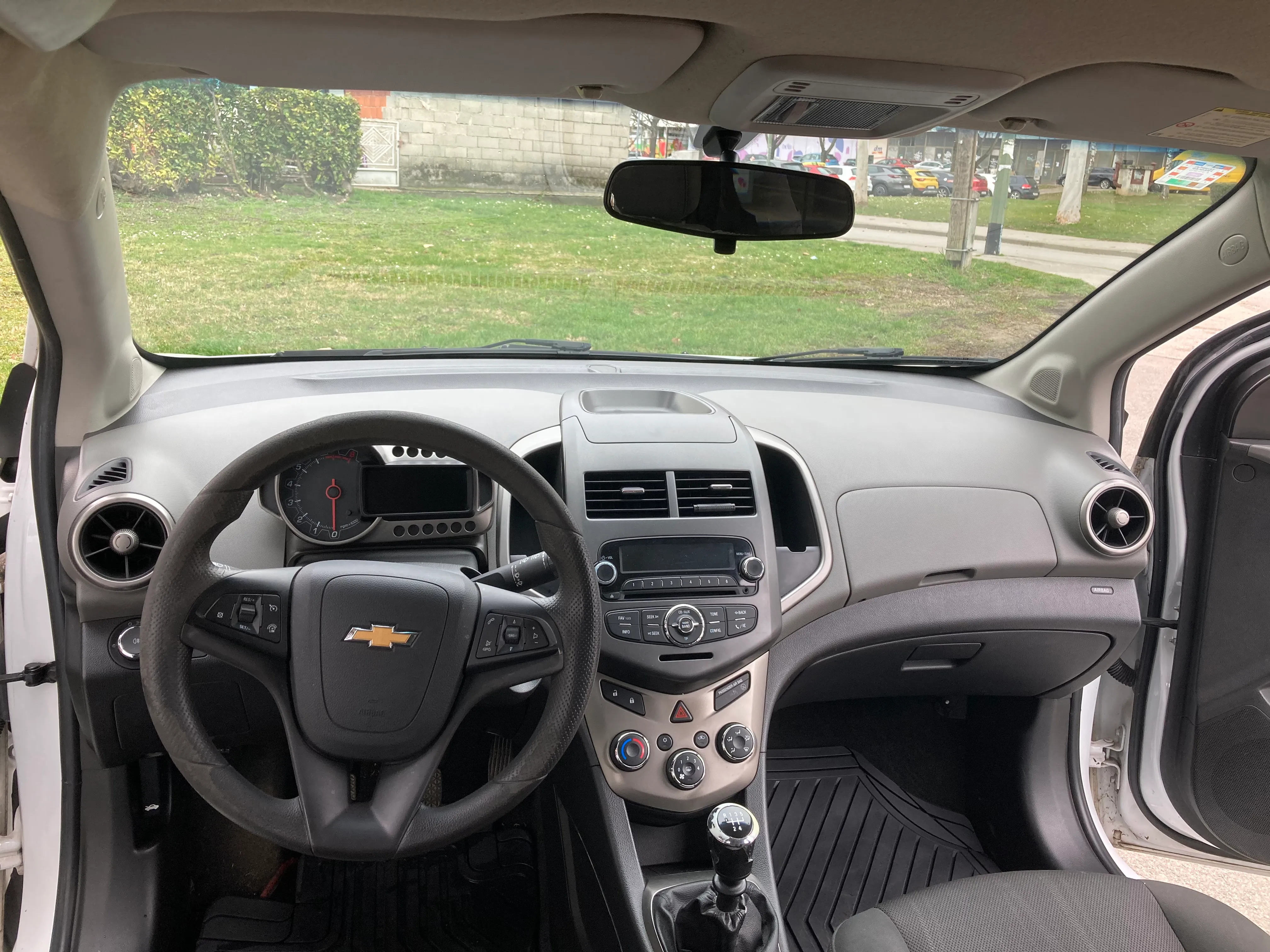 chevrolet aveo 1.2, 2900 eur, 157.125 km - slika 5