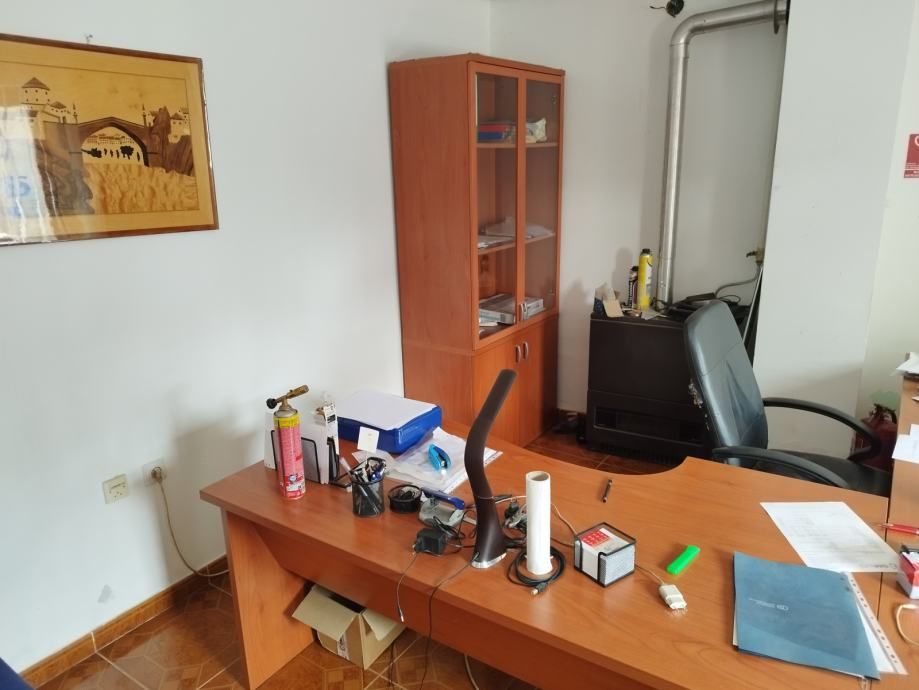 poslovno stambeno uredski prostor 310 m2 na okućnici od 3000 m2 - slika 6