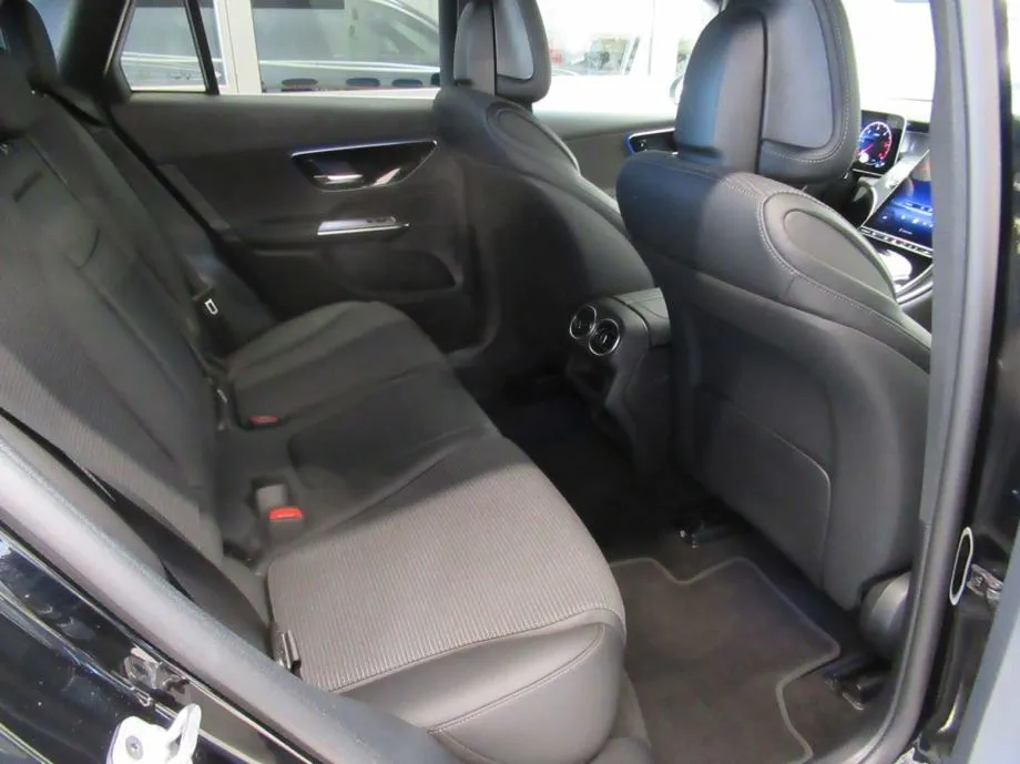mercedes-benz glc 220 d 4matic avantgarde - slika 12